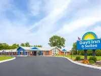 Days Inn by Wyndham Wauseon Hotels in Fulton County