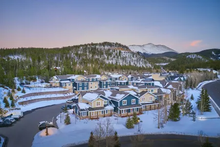 Residence Inn Breckenridge Отели рядом с достопримечательностью «Riverwalk Center at Breckenridge»