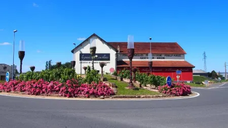 HOTEL KYRIAD DIRECT MACON SUD Отели в г. Жульена