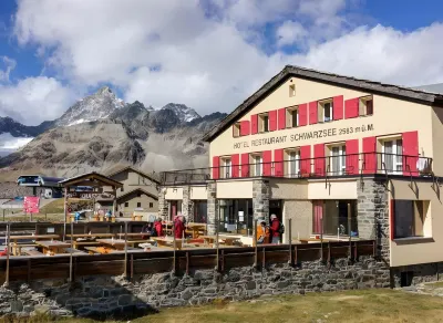 Hotel Schwarzsee Hotels near Riffelsee