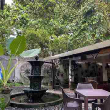 11th Street Bed and Breakfast Hotel Exterior