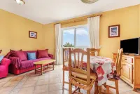 Apartment near the beach, big terrace with nice sea views, wifi and parking.