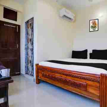 Hotel O M.V Palace Rooms