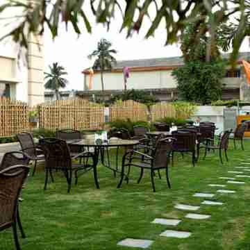 HOTEL SHELTON RAJAHMUNDRY Hotel Exterior