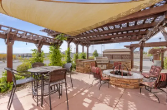 คอมฟอร์ต อินน์แอนด์สวีทส์