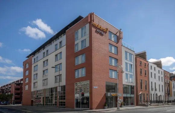 帕內爾廣場馬德龍酒店