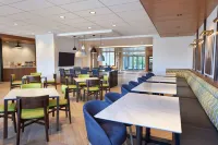 Fairfield Inn & Suites Orillia - breakfast