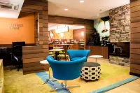 Fairfield Inn & Suites Fredericksburg - parking
