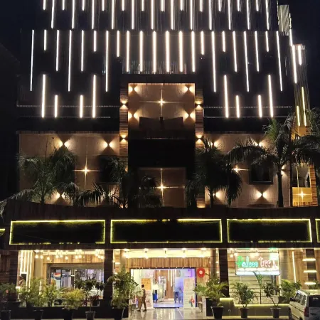 Palm Tree Hotel & Restaurant
