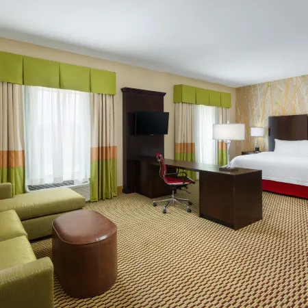 Hampton Inn & Suites Williamsport-Faxon Exit