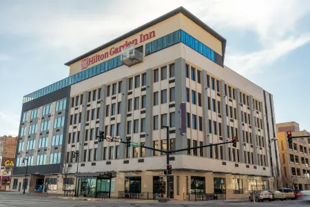 Hilton Garden Inn Wichita Downtown Отели рядом с достопримечательностью «The Keeper of the Plains»