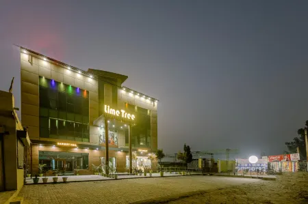 Lime Tree Hotel and Banquet Vrindavan Отели в г. Джейт
