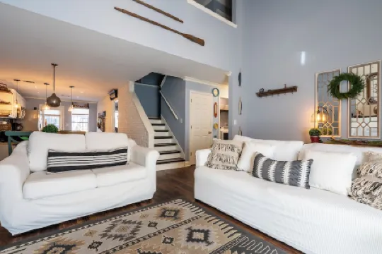 Fabulous 3BR Townhome with Cozy Backyard only 1.4 ml from Augusta National