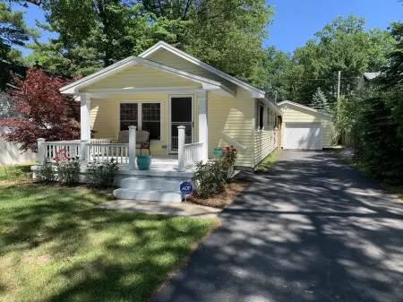Cottage in Traverse City 1200 sq feet
