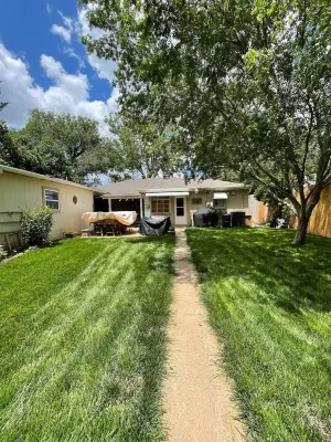 Cute 3 bedroom 2 bath home centrally located