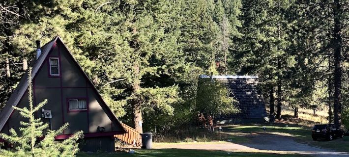 Vintage A-frame Cabin with Private River and Scenic Views Hôtels à&nbsp;: Comte de Chelan