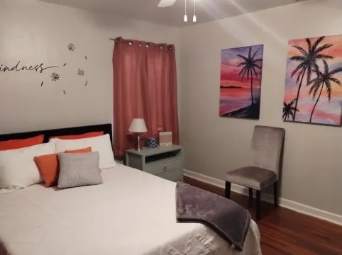 Cute & Cozy Cottage In The Heart of Gulfport