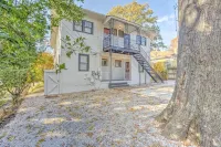 Stylish Vintage Apartment in Midtown Close to All!