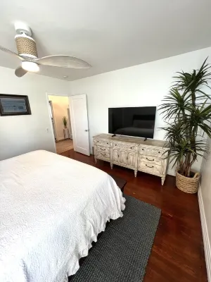 Beautiful Beach House - Walk to the beach!