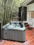 Possums Retreat - Private Spacious Cottage with Hydrotherapy Spa