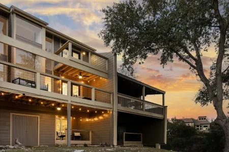 Lakefront Views and Sunsets