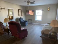 4 Bedroom Home Away From Home- REMODELED 10/21