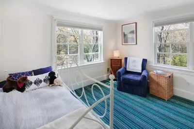Tranquil  5 BR House, Heated Saltwater Pool Near Downtown Edgartown