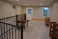 Apple View- Quiet, handicap accessible country home with a hot tub!