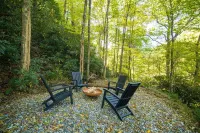 Riverview Retreat at The Wanderer Hotels near Thunder Hill Overlook