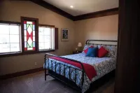 Plaza Perch~Downtown~Walkable