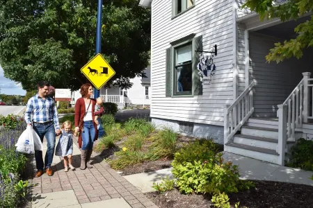 1950's Themed Historic Home in Downtown Frankenmuth Heart. Perfect Location. Отели в г. Франкенмут