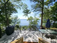 NEW Build-Lake Champlain Waterfront: Year-round, Kayaks, Firepit, Sunsets, W/D
