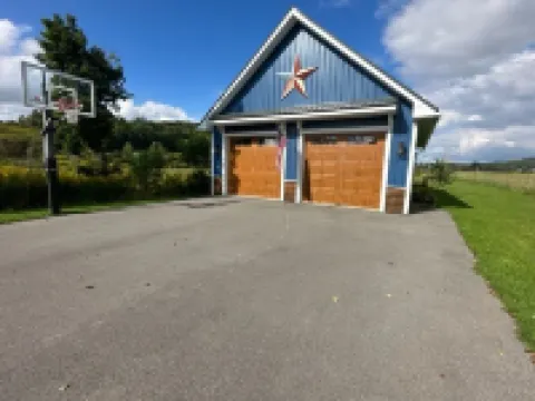 Beautiful 4BR/3.5BA Farmhouse w/ Heated Pool, Game Rm - 3 Miles to Dreams Park!