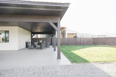 COW PALACE Experience Rustic Charm and Tranquility at our Old Milk Barn.