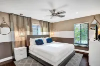 Private Waterfront Home in Wilton Manors | Kayaks & BBQ | Minutes From The Beach