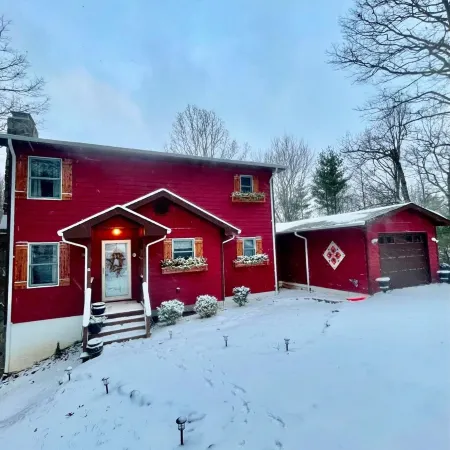 Cozy Mountain Cabin - Sunsets, River Float, Game Room, Pets+