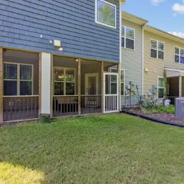 Where Relaxation Meets Home, KING Suite Retreat, 14 MINS to RDU Airport, POOL