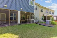 Where Relaxation Meets Home, KING Suite Retreat, 14 MINS to RDU Airport, POOL