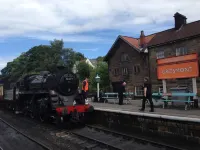 A stylish cottage, in the heart of the delightful  village of Grosmont 格羅斯蒙特住宿飯店