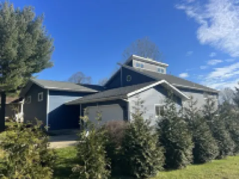 6 Bedroom Apple Valley Lakefront Perfect for Large Families Hotels in Howard Township