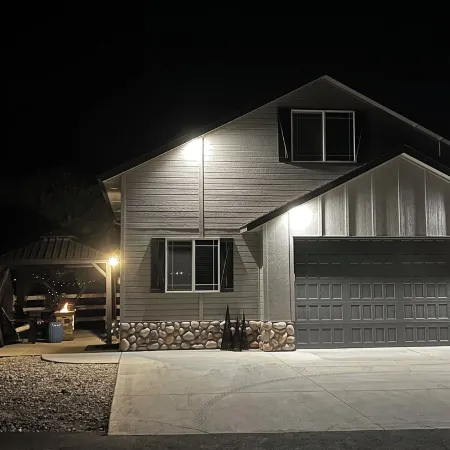 Comfy apartment on acreage, sleeps 2