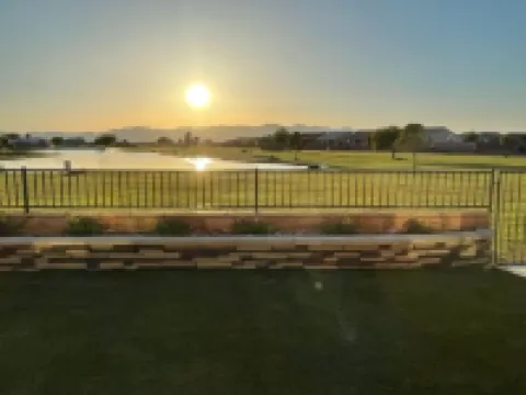 SPECTACULAR SUNSET VIEWS- FABULOUS POOL AND SPA HOME! Hotels in Mohave Valley