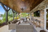 Designer Lake Front Retreat in Quiet Cove on Lake Wylie: King Beds & Bunk Room!