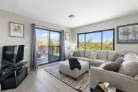 Backyard Oasis, Mountain Views, Resort Style Pool & Jacuzzi!
