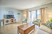 Beach Condo in great location,sleeps 6!