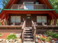 Woodsy Cabin Perfect for a Couple or a Group! Hotels in Hot Spring County