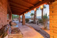 La Paz - Adobe desert home on 6 acres, hot tub, cowboy pool, hiking