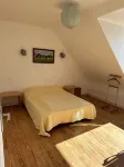 Bright family home, 5 bedrooms for 10/11 people, 250m from the beach