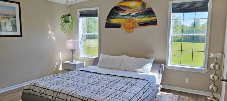 Charming and peaceful country home on 5 acres. Welcome to paradise!