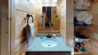 Cozy & Romantic cabin in Hocking Hills